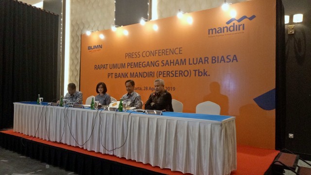 Konferensi Pers Rapat Umum Pemegang Saham Luar Biasa (RUPSLB) Bank Mandiri di Menara Mandiri, Jakarta. Foto: Resya Firmansyah/kumparan