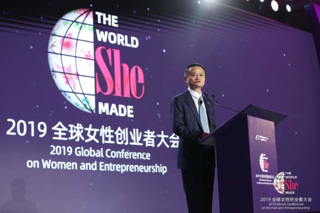 Jack Ma, saat melakukan opening speech dalam acara Global Conference on Women and Entrepreneurship di Hangzhou, China, Rabu (28/8). Foto: dok. Alibaba Group & Lazada