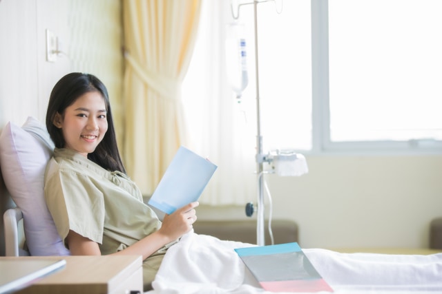 com-Ilustrasi wanita dirawat di rumah sakit. Foto: Shutterstock