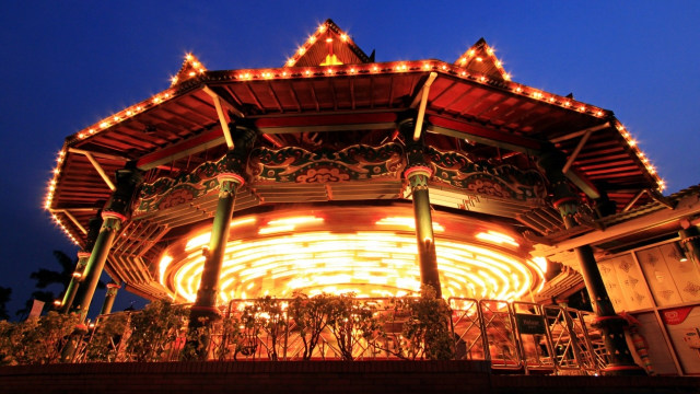 Wahana Turangga Rangga di Dufan pada malam hari (cover) Foto: Dok. Dufan