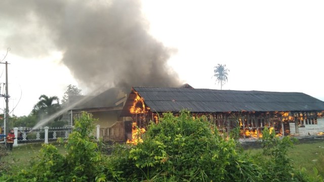 Asrama mahasiswa yang terbakar. Dok. BPBD Aceh Barat 
