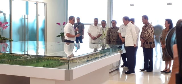 Presiden Joko Widodo saat meninjau Yogyakarta International Airport (YIA). Foto: erl.