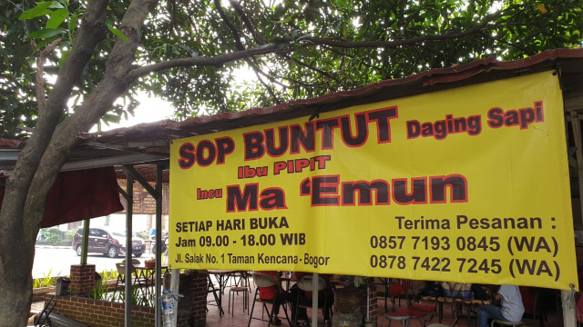Sop Buntut Ma 'Emun di Jl. Salak, Bogor. Foto: Prameshwari Sugiri/kumparan
