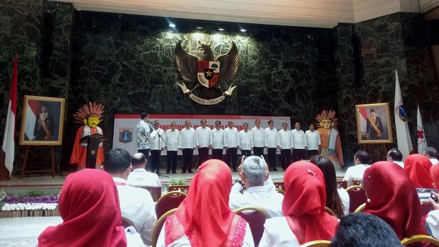 Gubernur DKI Jakarta, Anies Baswedan kukuhkan 12 panitia bulan dana PMI. Foto: Paulina Herasmaranindar/kumparan