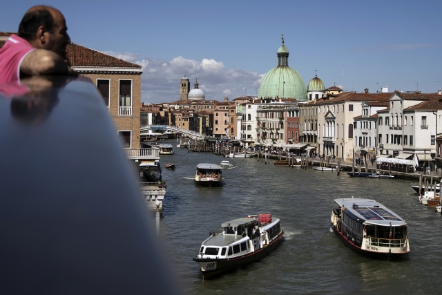 Bobot Turis Makin Gemuk, Gondola di Kanal Venesia Kurangi Jumlah Penumpang (22682)