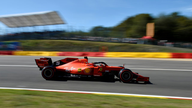Pebalap Scuderia Ferrari, Sebastian Vettel, memacu mobilnya di Circuit de Spa-Francorchamps. Foto: Johana Geron/Reuters