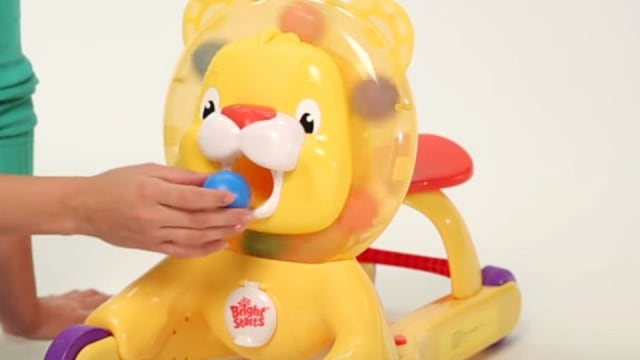 Pentingnya Memberikan Permainan yang Melatih Motorik si Kecil (82407)
