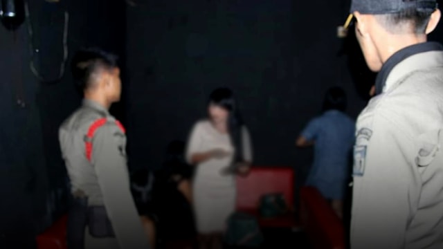 Salah satu giat Satpol PP dalam mengamankan tempat hiburan malam di Kota Padang (Foto: Dok. Satpol PP Kota Padang)