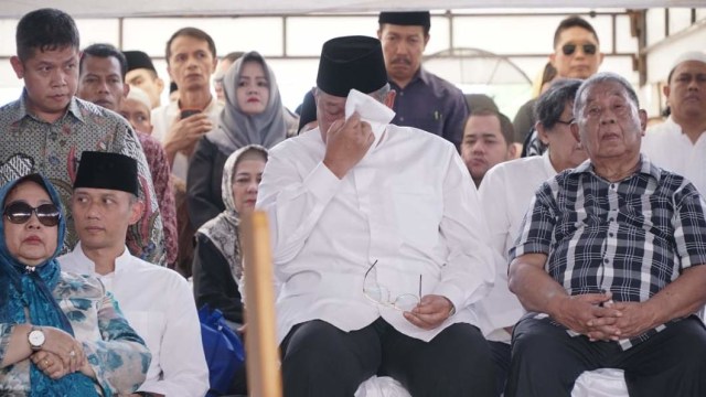 Salam Perpisahan SBY kepada Sang Ibunda (304487)