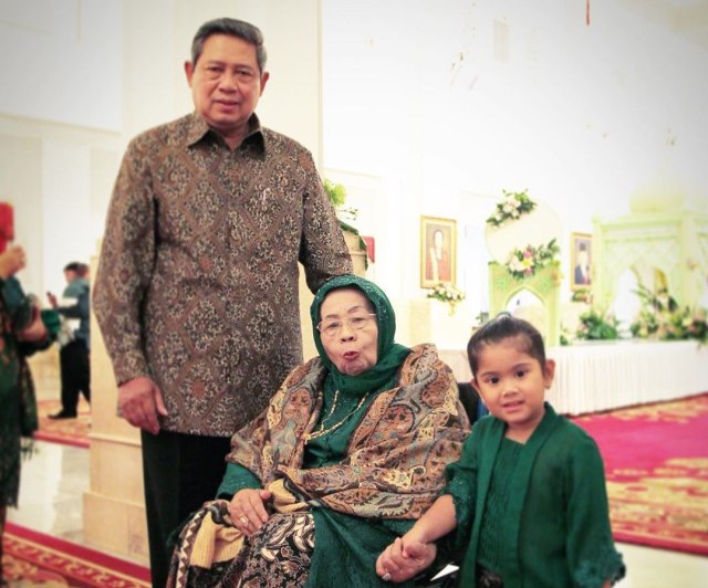 Susilo Bambang Yudhoyono, Siti Habibah, dan Almira Yudhoyono (Foto: Intsagram @annisayudhoyono)