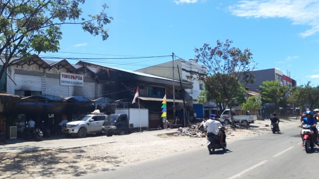 Situasi di jalan Entrop, Kota Jayapura, mulai normal kembali pasca-kerusuhan. Foto: (foto: Imelda/Bumipapua)