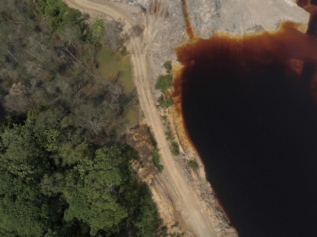 Potret udara bekas tambang batu bara di Kecamatan Samboja, Kabupaten Kutai Kartanegara, Kalimantan Timur. Foto: Faiz Zulfikar/kumparan