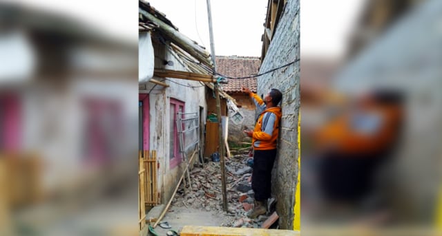 Diamuk Puting Beliung, Dua Rumah di Ciaul Pasir Sukabumi Roboh (436771)