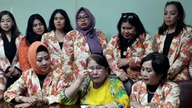 Elza Syarief di kantornya di kawasan Menteng, Jakarta Pusat, Senin (2/9). Foto: Regina Kunthi Rosary/kumparan