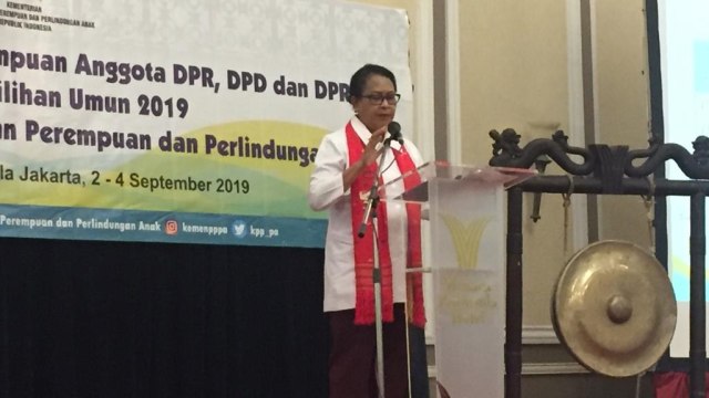 Kementerian PPPA Yohana Susana saat membuka kegiatan “Penguatan Kapasitas Perempuan Anggota DPR dan DPD Peserta Pemilu 2019. Foto: Andesta Herli Wijaya/kumparan