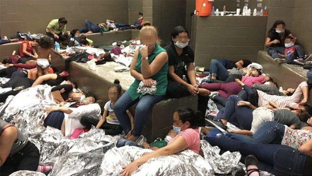 Para imigran yang ditahan di Amerika Serikat. Foto: Department of Homeland Security AS