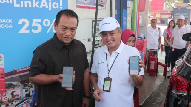 Sambut Hari Pelanggan, Pertamina Menyapa Pelanggan di SPBU (2522)