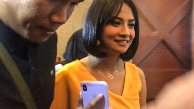 Vanessa Angel ditemui usai Hotman Paris Show di kawasan Kebon Sirih, Jakarta Pusat, Rabu (4/9). Foto: Regina Kunthi Rosary/kumparan