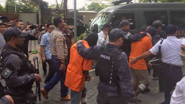 Proses rekonstruksi pembunuhan Pupung dan Dana di Apartemen Kalibata City