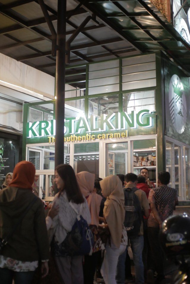 Nikmatnya Minuman Berbahan Dasar Karamel di Kristalking, Kota Malang (521839)