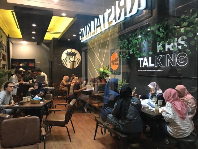 Nikmatnya Minuman Berbahan Dasar Karamel di Kristalking, Kota Malang (521840)
