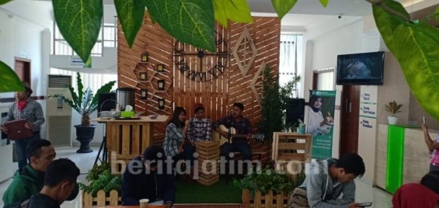 Pelayanan Unik ala Kafe Kekinian di Kantor BPJS Ketenagakerjaan Kediri (96746)