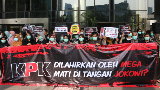 Aksi pegawai KPK menolak revisi UU KPK dan capim bermasalah di Gedung KPK, Jakarta, Jumat (6/9). Foto: Helmi Afandi/kumparan