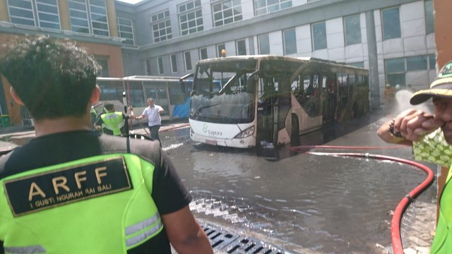 Penyebab Kebakaran Bus di Bandara Ngurah Rai Masih Diinvestigasi (75273)