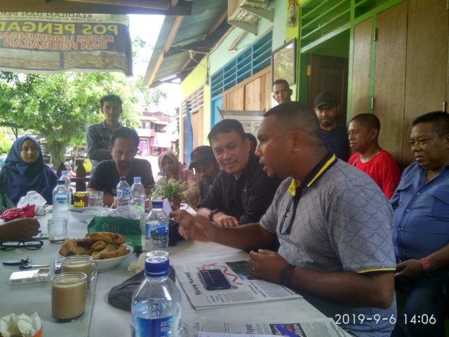Diskusi wartawan dan Satgas Dewan Pers di Kota Sorong. Foto: Balleo News