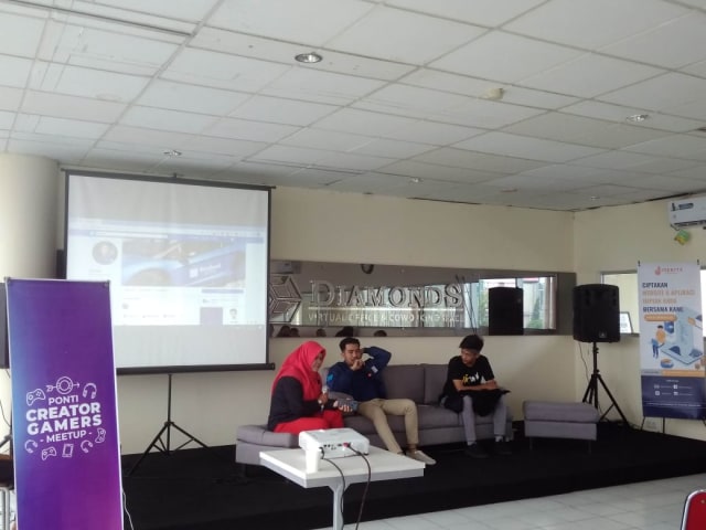 Idekite Indonesia menggelar sharing yang bertajuk 'Ponti Creator Gamers' bersama para gamer yang dilaksanakan di Diamonds Virtual Office, Sabtu (7/9). Foto: Lydia Salsabila/Hi!Pontianak