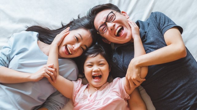 Ilustrasi keluarga bahagia dengan satu anak saja Foto: Shutterstock