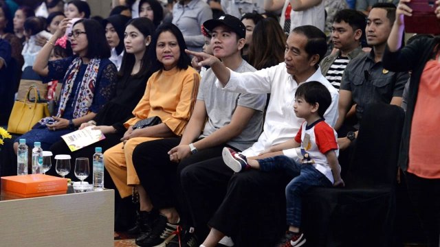 Gemas! Jan Ethes Pentas Seni Disaksikan Jokowi (109277)