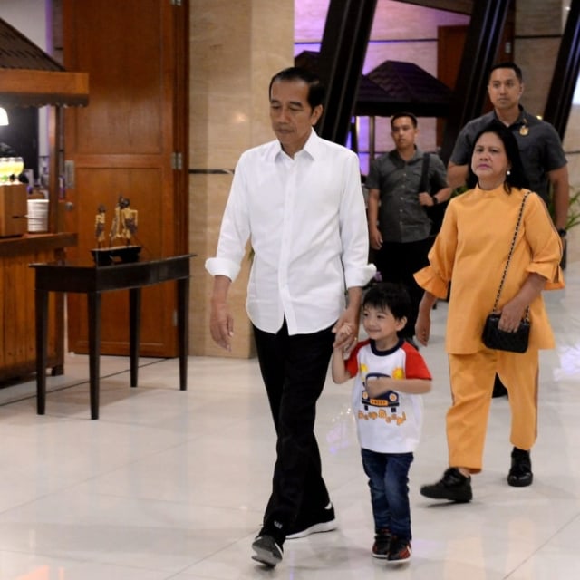 Gemas! Jan Ethes Pentas Seni Disaksikan Jokowi (109275)