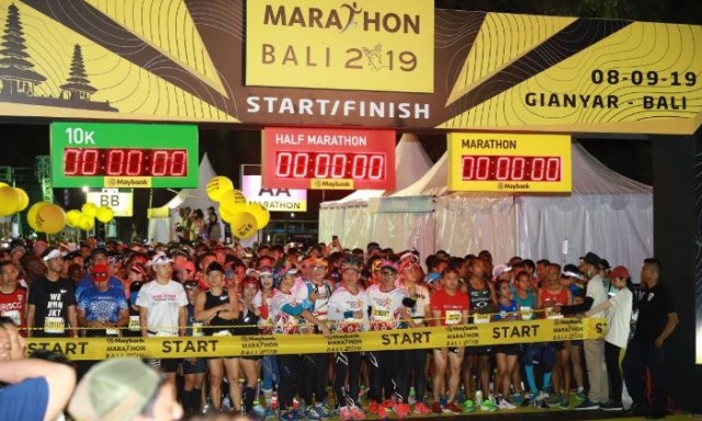 Para pelari saat melakukan start Mayban Marathon Bali 2019 (IST)