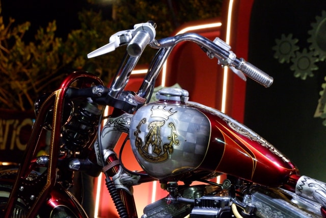 Modifikasi Harley-Davidson FXR: Lawas dan Berkelas (1502436)