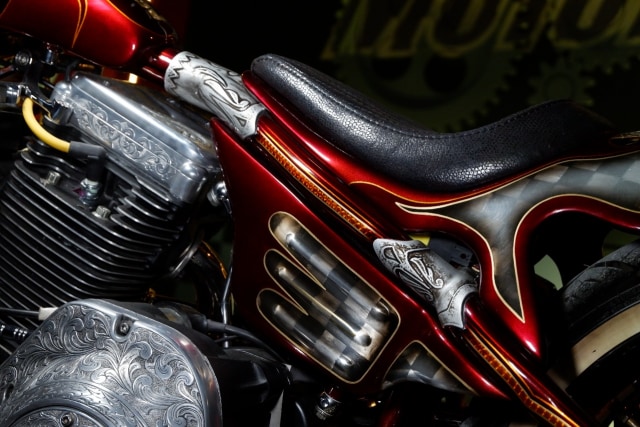 Modifikasi Harley-Davidson FXR: Lawas dan Berkelas (1502438)