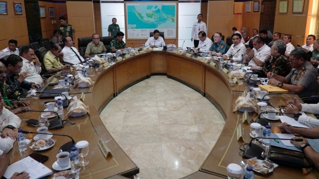 Menkopolhukam Wiranto memimpin rapat koordinasi terkait situasi terkini Papua di Kantor Kementerian Polhukam, Jakarta, Senin