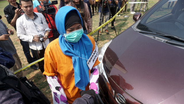 Foto: Aulia Kesuma Peragakan Saat Minta Suami dan Anak Tiri Dibakar (231076)