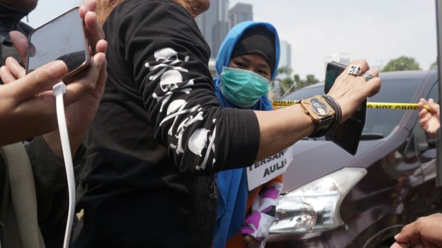 Foto: Aulia Kesuma Peragakan Saat Minta Suami dan Anak Tiri Dibakar (231072)