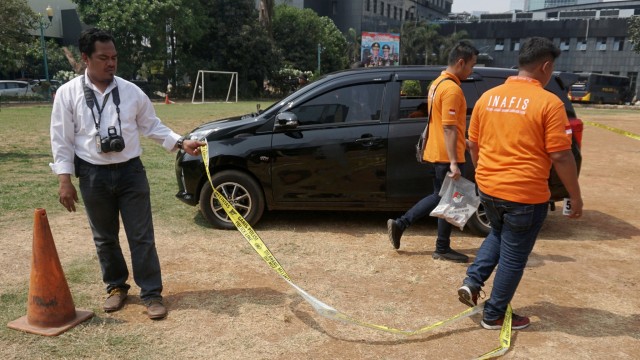 Foto: Aulia Kesuma Peragakan Saat Minta Suami dan Anak Tiri Dibakar (231085)
