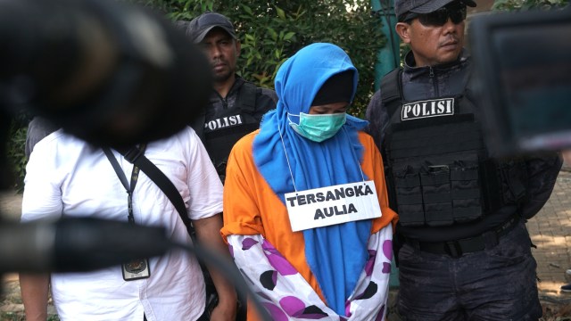 Foto: Aulia Kesuma Peragakan Saat Minta Suami dan Anak Tiri Dibakar (231070)