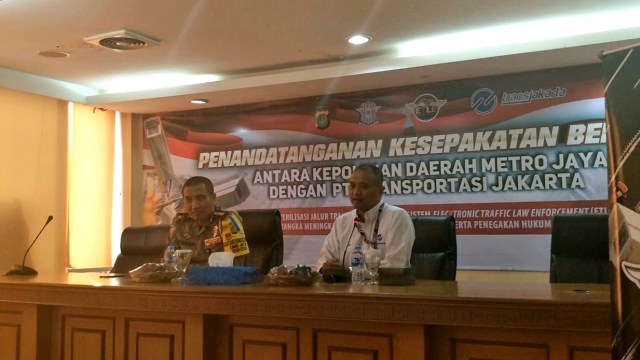 Penandatangan MoU kerjasama Transjakarta dengan Polda Metro Jaya. Foto: Raga Imam/kumparan
