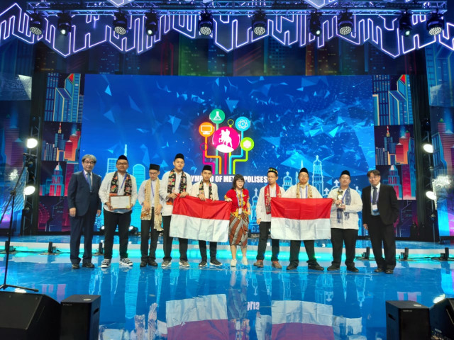 Tim Pelajar DKI Jakarta pada The IV International Olympiad of Metropolises (IOM) di Moskow. Foto: KBRI Moskow