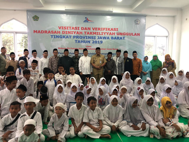 Visitasi dan verifikasi Madrasah Diniyah Takmiliyyah Unggulan Foto: Dok. Cholil Nafis