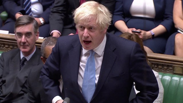 Perdana Menteri Inggris Boris Johnson berbicara menjelang pemungutan suara tentang apakah akan mengadakan pemilihan awal, di Parlemen di London, Inggris, Senin (9/9). Foto: Reuters