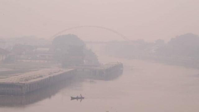 Pekatnya Kabut Asap di Pekanbaru.jpg