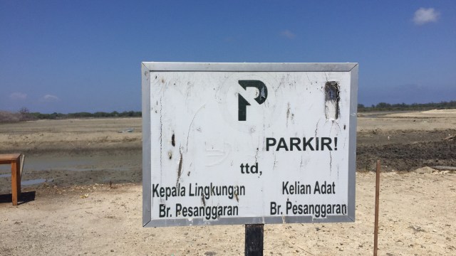 Menteri BUMN Rini Soemarno, meninjau proyek reklamasi Pelabuhan Benoa