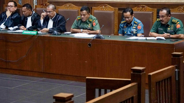 Kuasa hukum Kivlan dari unsur militer dalam sidang dakwan Kivlan Zen di Pengadilan Negeri Jakarta Pusat. Foto: Irfan Adi Saputra/kumparan