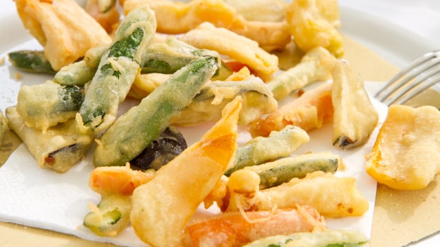 Ilustrasi tempura sayur. Foto: Shutter Stock
