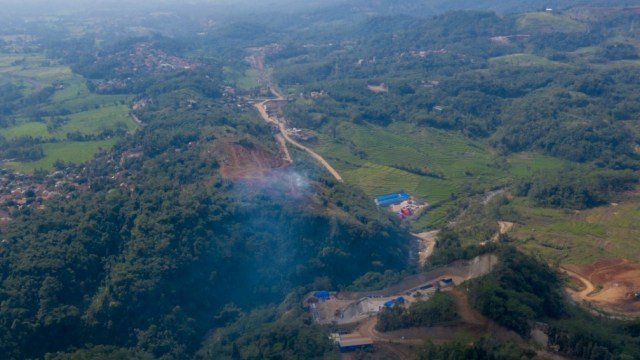 Gambar udara progress pembangunan kereta cepat Jakarta-Bandung